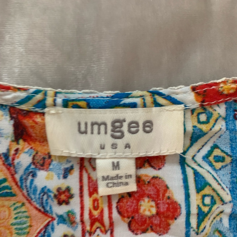 D O N A T E D Umgee size medium short sleeve EUC - Picture 4 of 6